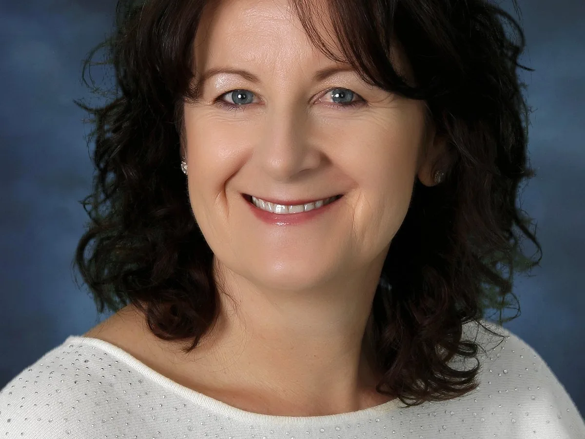 Kitsap Bank Honors Tonia Johnson as Employee of the First Quarter 2025