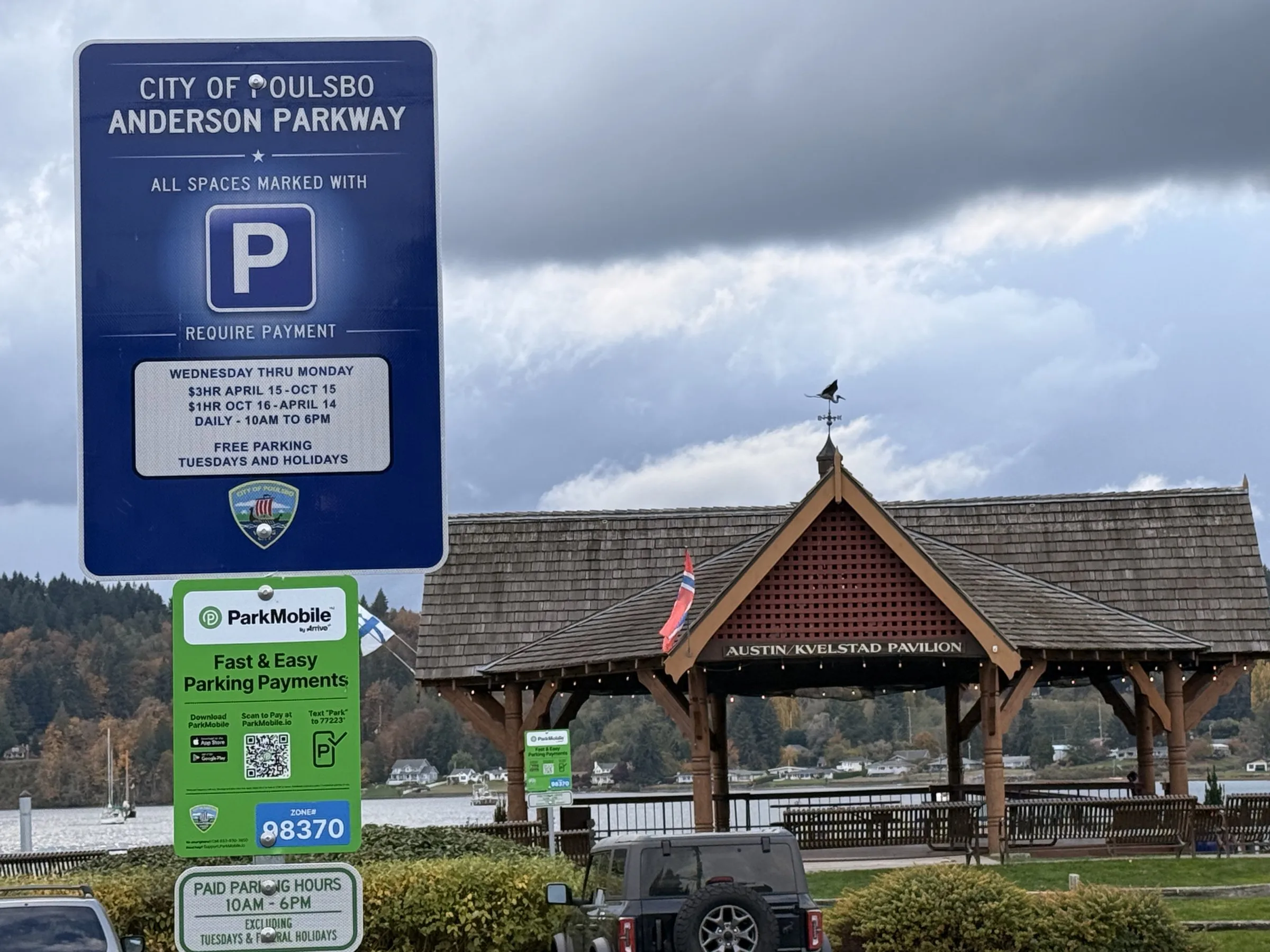 Anderson Parkway paid parking sign in downtown Poulsbo